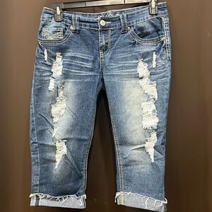 Rue 21, Capris, Distressed, Size 9/10 Curvy